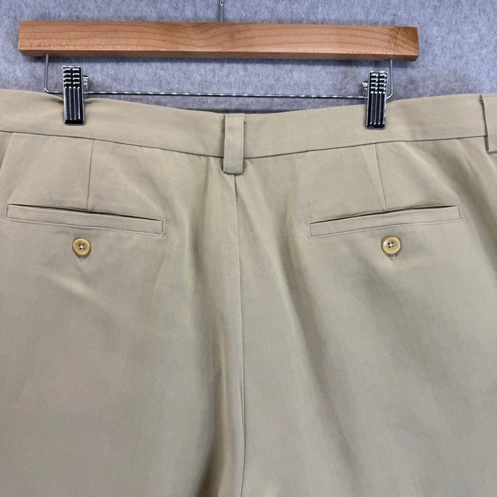 Tommy Bahama Relax 100%  Silk Pleated Golf Shorts Khaki‎ Beige Mens Size 38 x 9